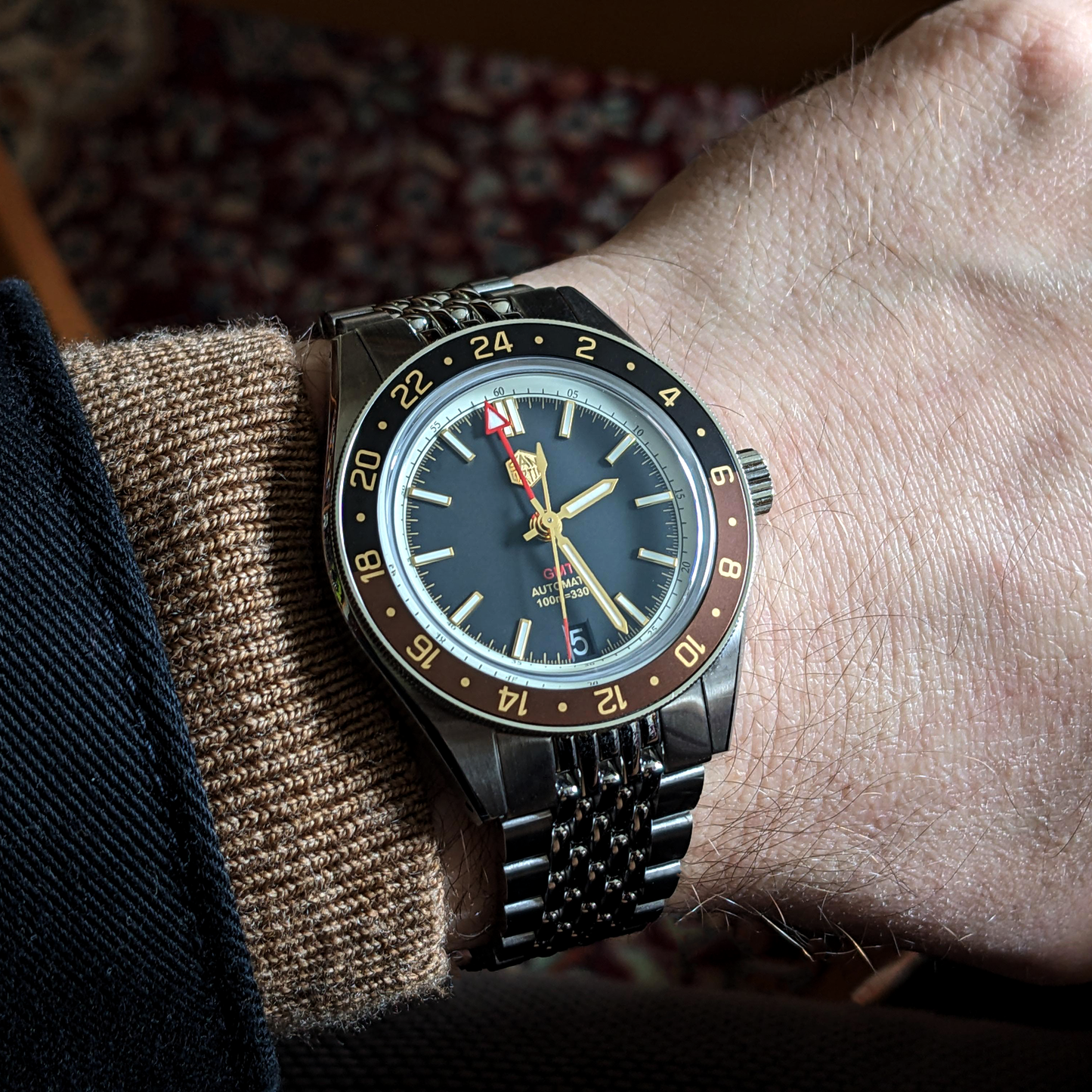 San Martin SN0116-G V4 GMT - 39.5mm - Crna/Braon