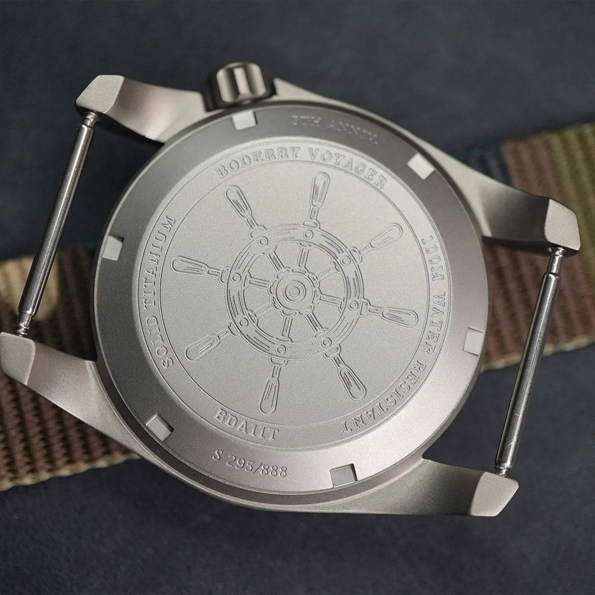 Boderry Voyager A11T - 40mm - Bela - Titanium