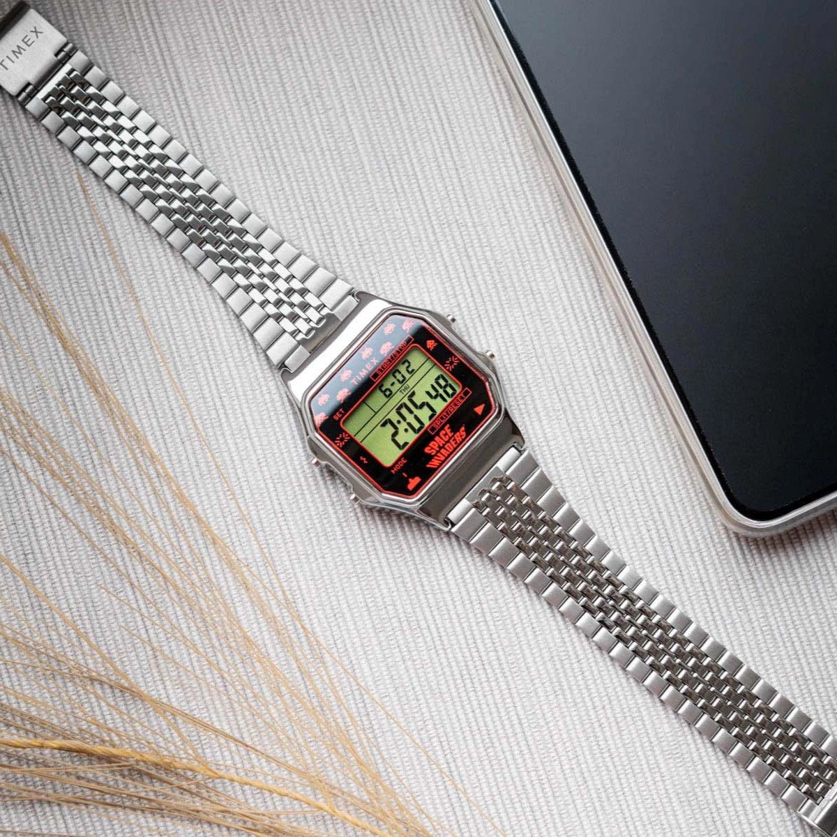 TIMEX T80 TW2V30000U8 - 34mm - Space Invaders Limited Edition